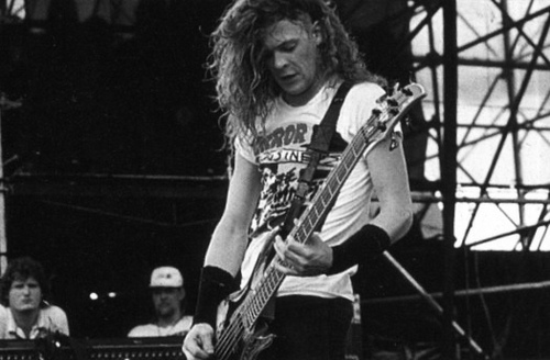 Jason Newsted about his rig and Sadowsky basses - TopGuitar.eu