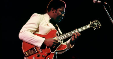 B. B. King with his Gibson Lucille in Cherry, photo: Gibson Brands.