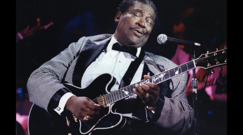 B.B. King with Lucille, credit Epiphone